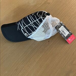 Oiselle runner trucker hat - reflective